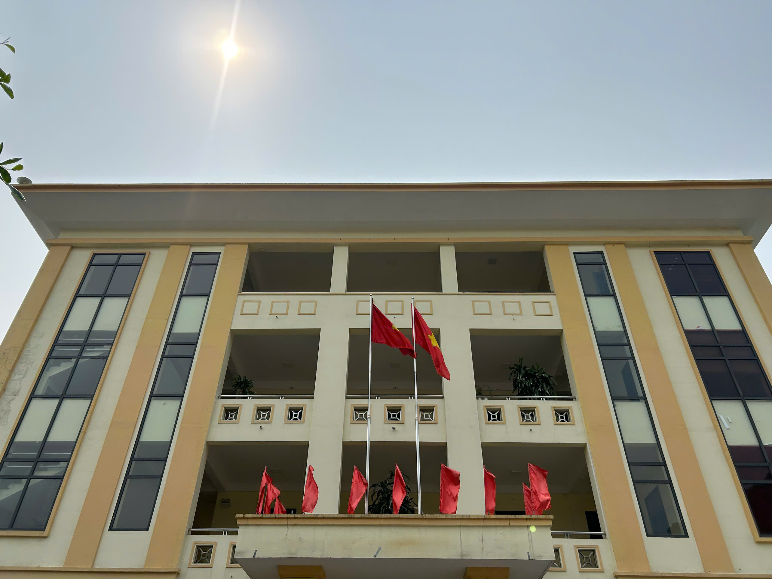 Trụ sở UBND phường Hà Tu