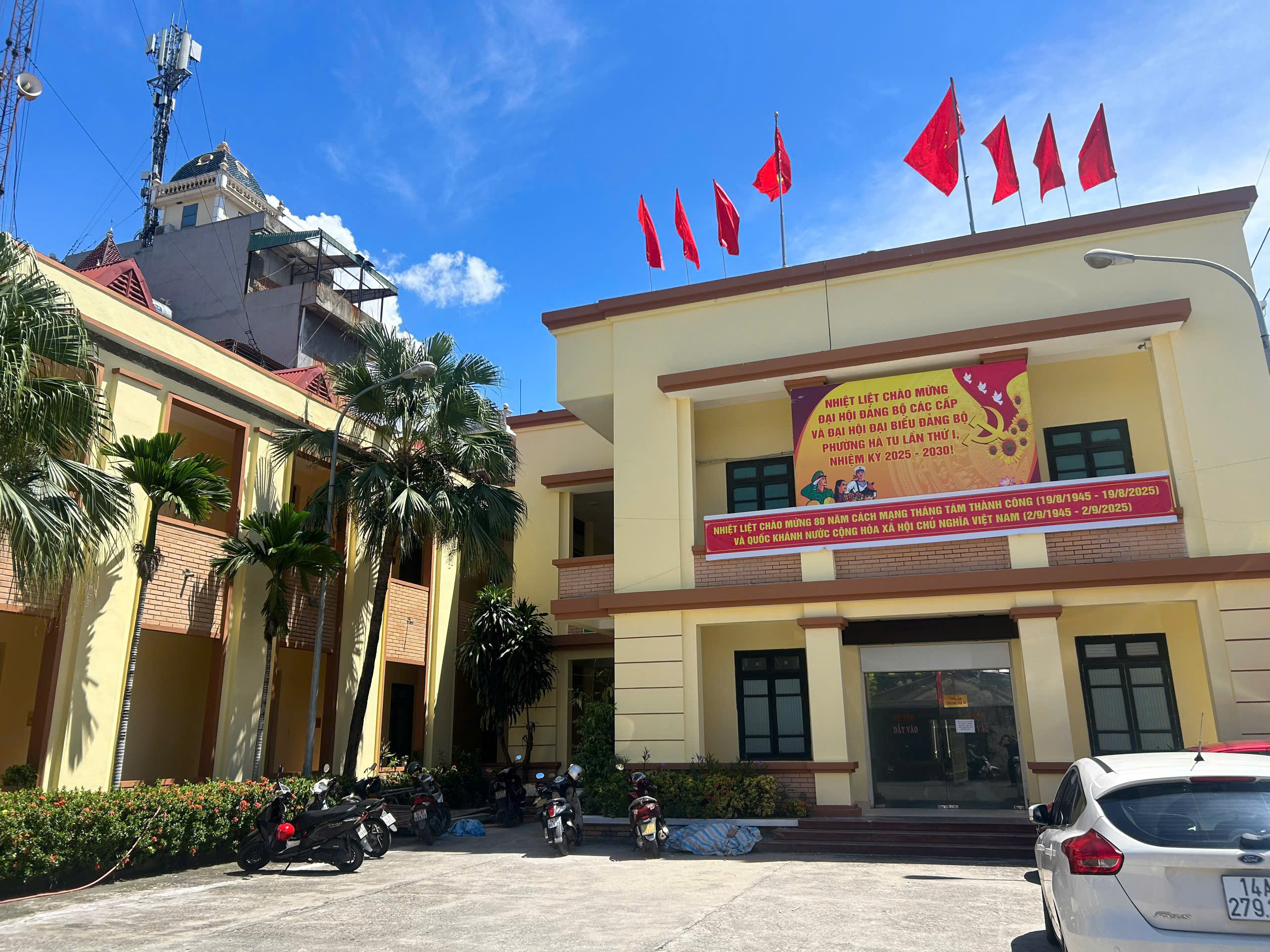Trung tâm cung ứng dịch vụ phường Hà Tu