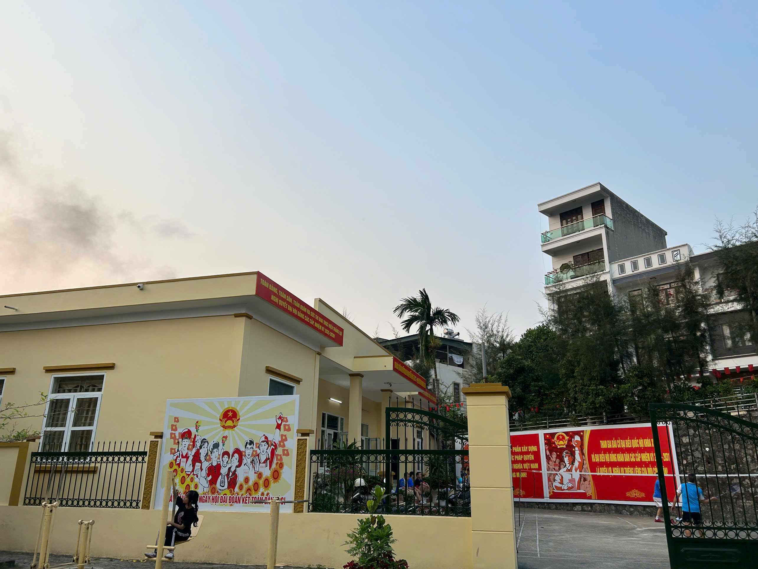 Nhà văn hóa khu Hà Tu 3