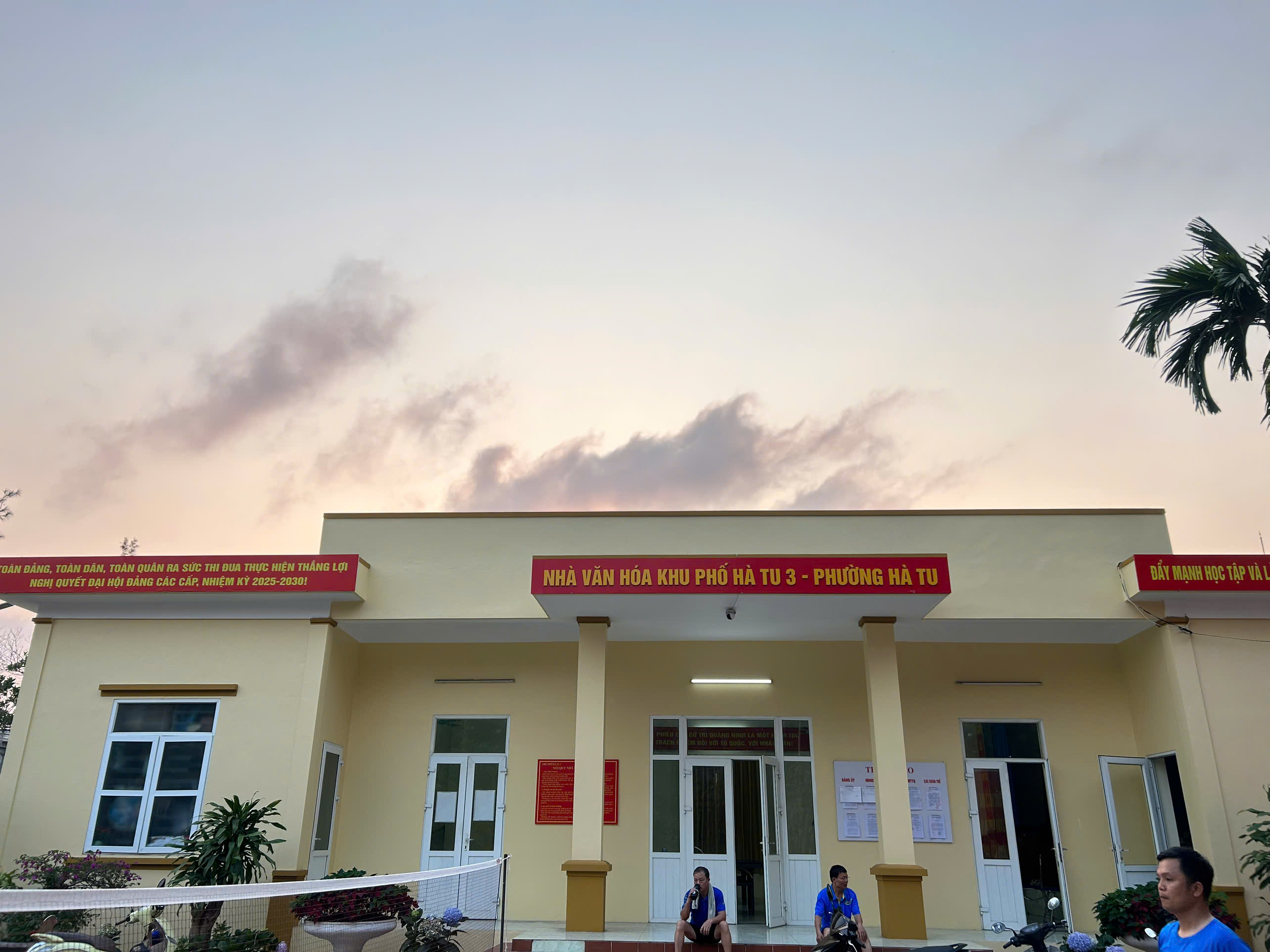 Nhà văn hóa khu Hà Tu 3