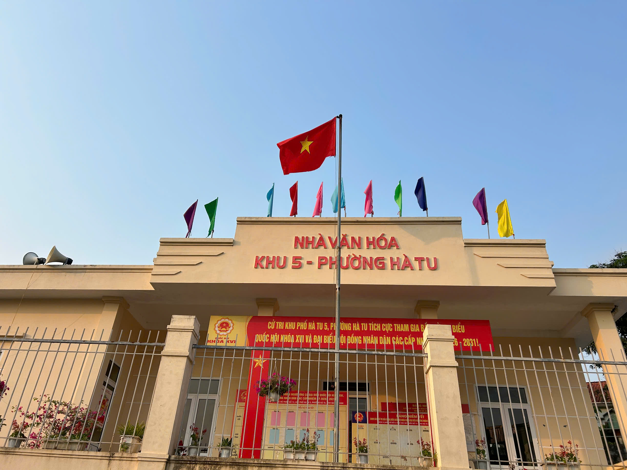 Nhà văn hóa khu Hà Tu 5