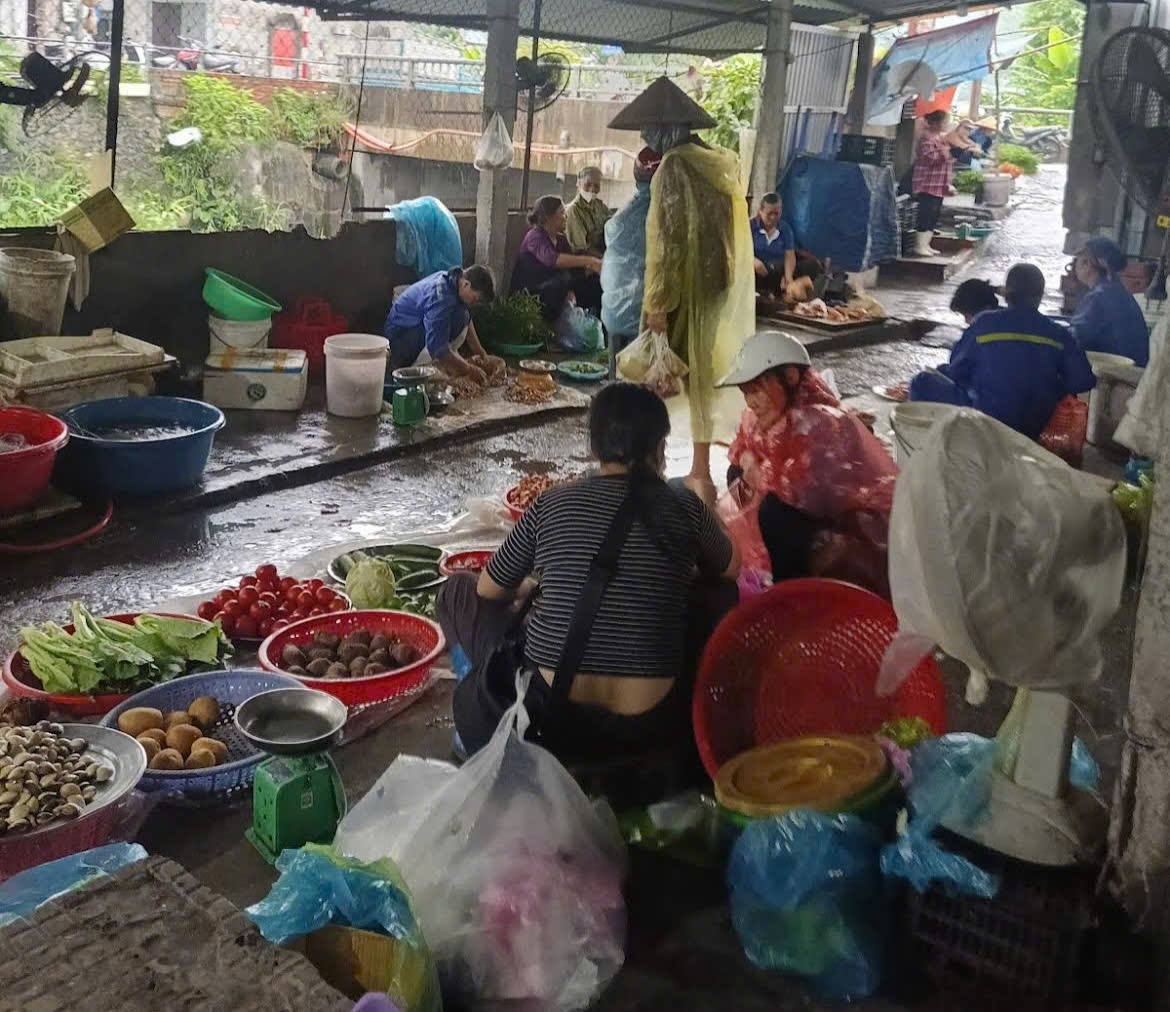 Chợ Hà Phong, phường Hà Tu
