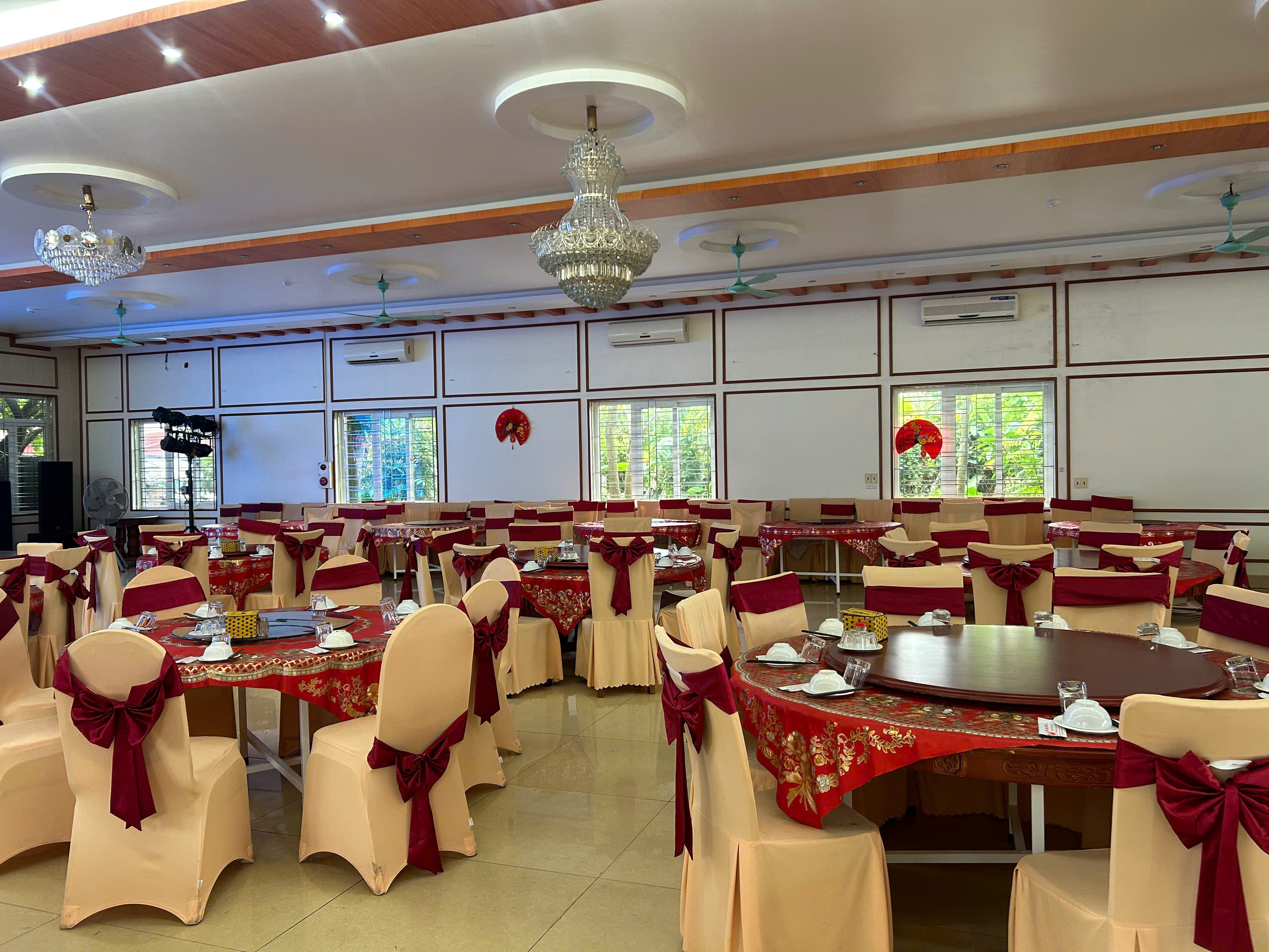 Nhà hàng Minh Thanh, phường Hà Tu