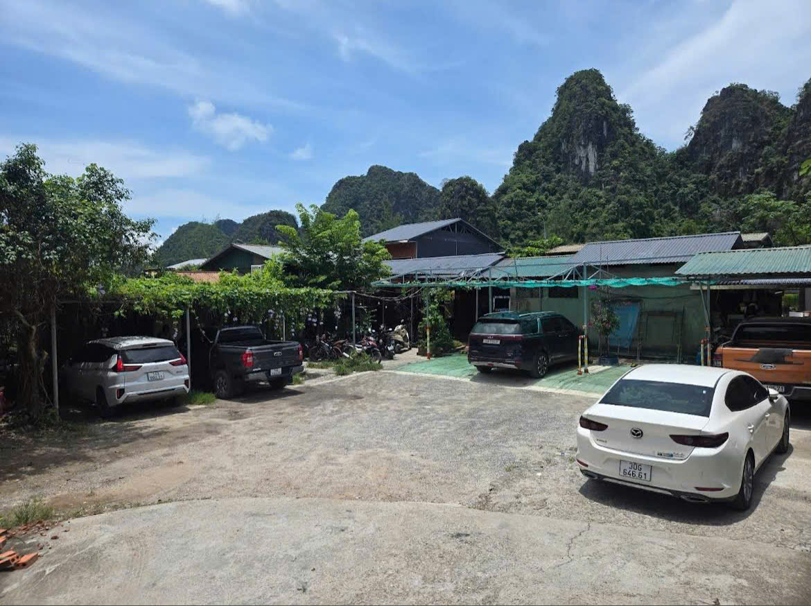Nhà hàng Ven Đô Cái Xà Cong, phường Hà Tu