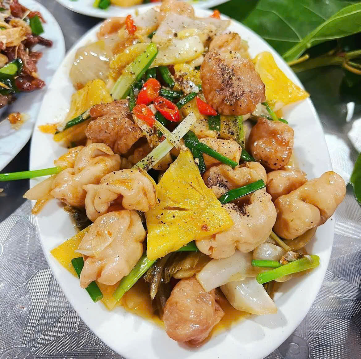 Quán bia Cây Bàng, phường Hà Tu
