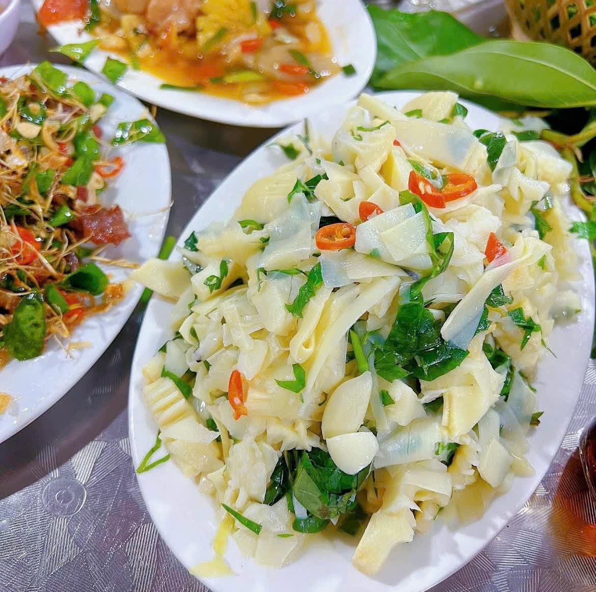 Quán bia Cây Bàng, phường Hà Tu