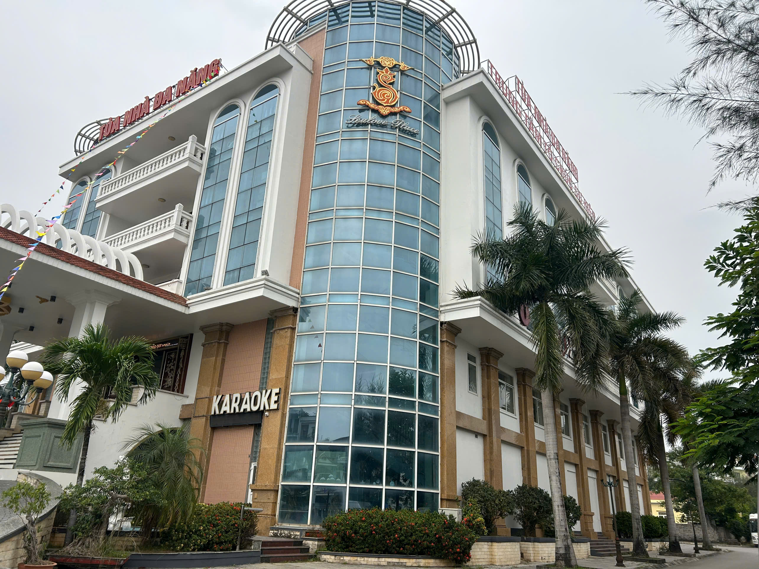 Trung tâm tiệc cưới Nhà hàng Đa Năng, phường Hà Tu