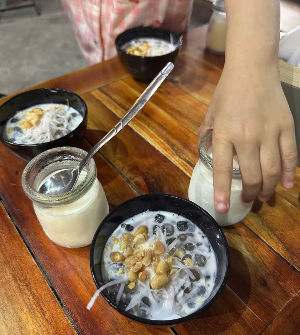 Sữa chua đường tàu, phường Hà Tu