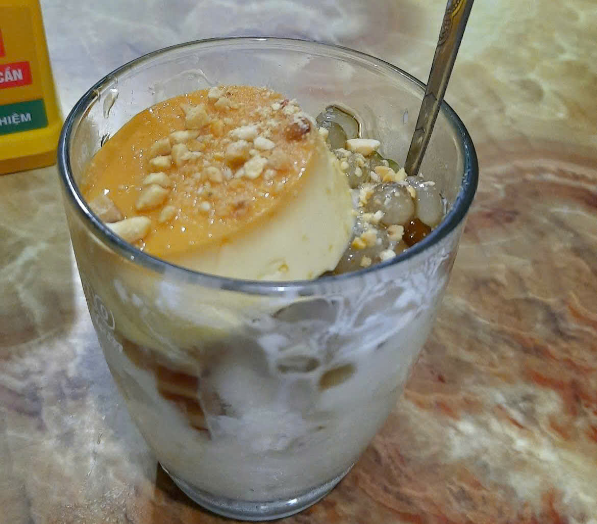 Sữa chua đường tàu, phường Hà Tu