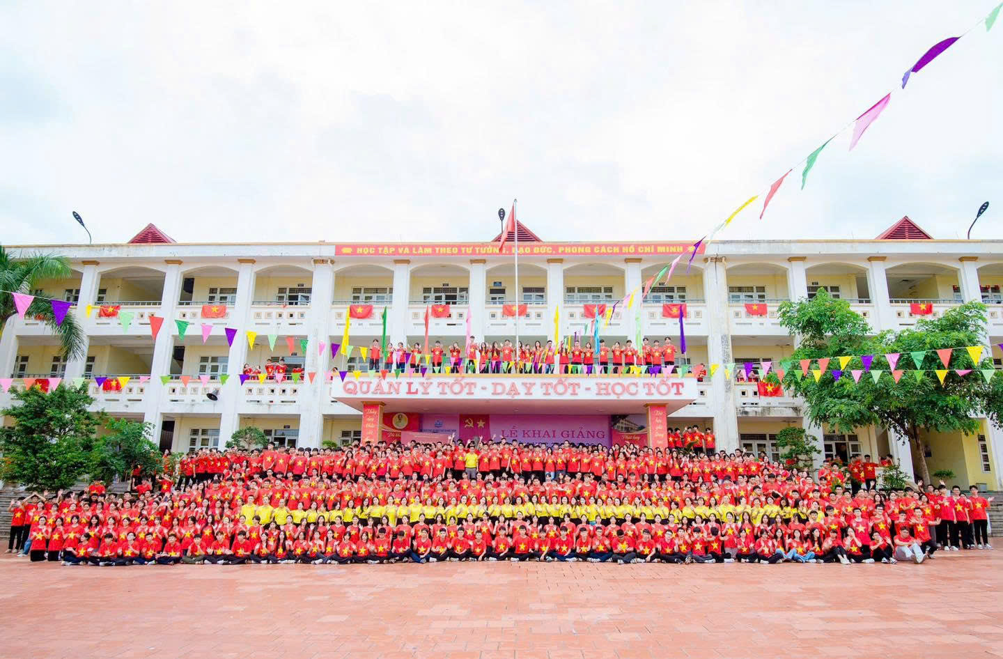 Trường THPT Vũ Văn Hiếu, phường Hà Tu
