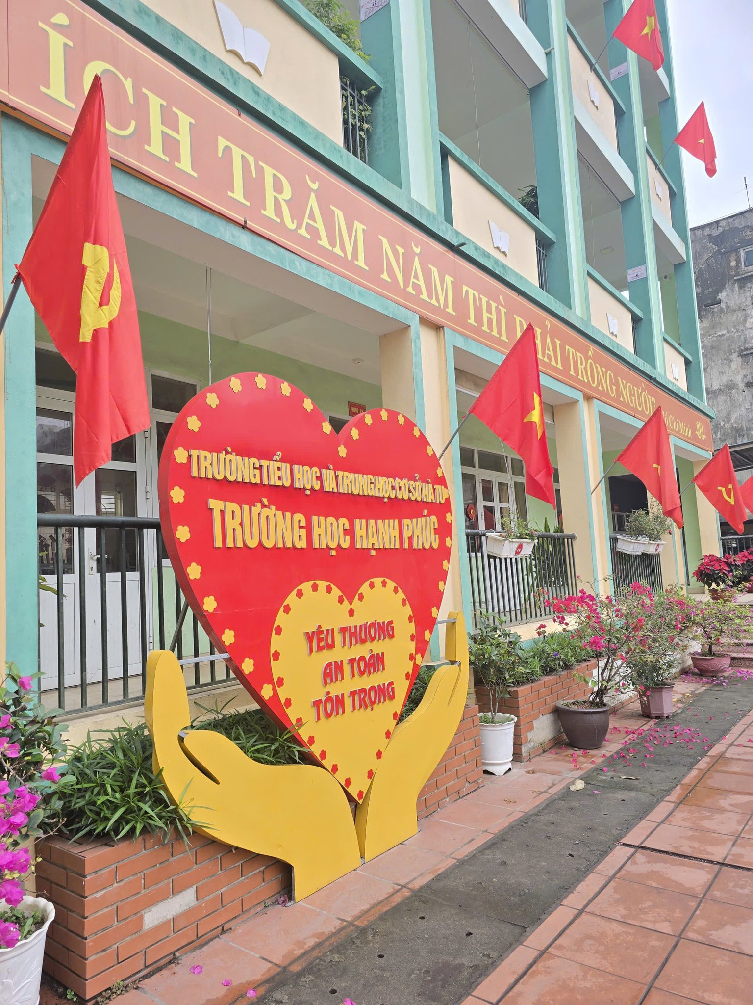 Trường TH và THCS Hà Tu cơ sở 2