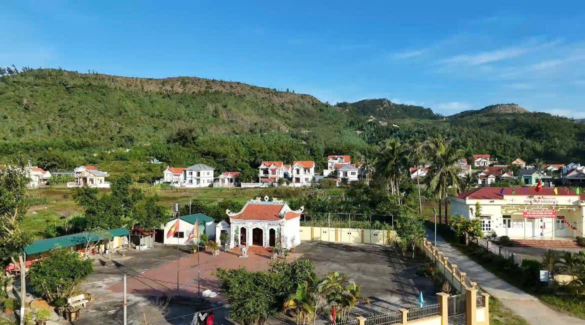 Di tích lịch sử Đình Lộ Phong, phường Hà Tu