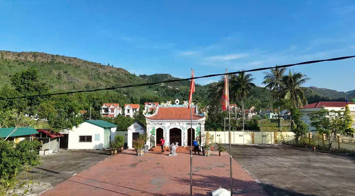 Di tích lịch sử Đình Lộ Phong, phường Hà Tu