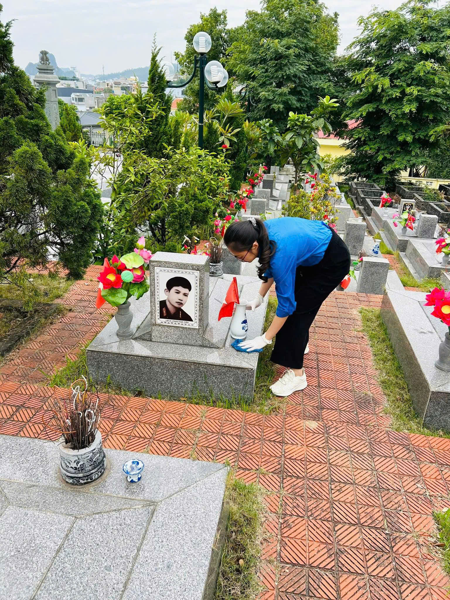 Nghĩa trang liệt sĩ Hà Tu